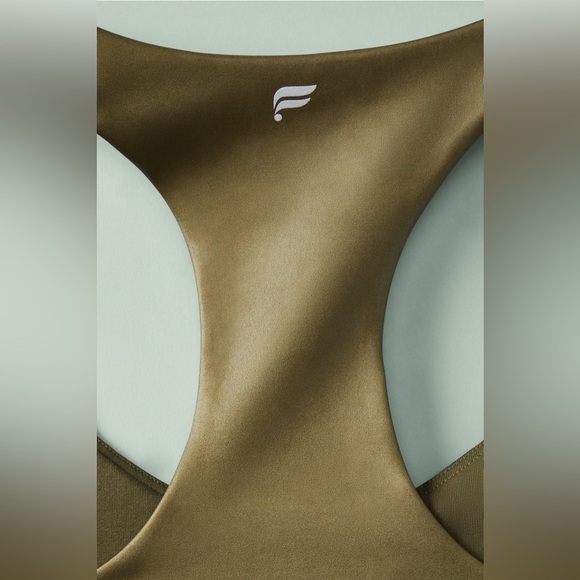 New Fabletics Shine Amywhere Built in Bra Tank Top dark moss S - Picture 3 of 8